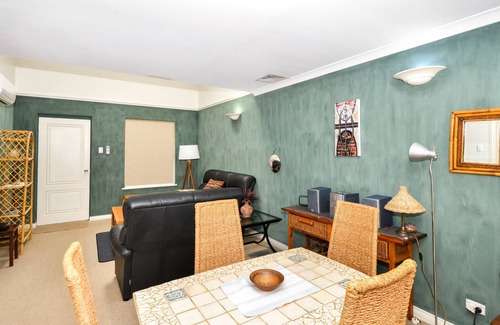 Middleton Beach Apartment | Balneaire/Monets Villas- 2 or 3 bedroom