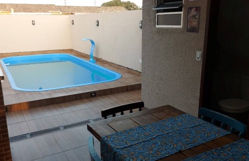 Matinhos House | Balneário Céu Azul, with swimming pool 350m from the beach