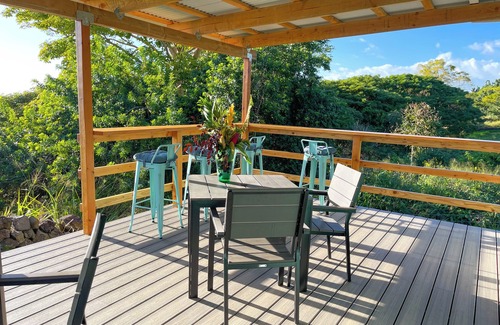 Kealakekua Apartment | Bamboo Canopy with Shared Bath and Common House