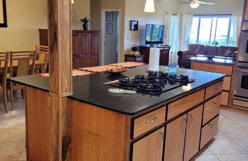 Papaikou House | Bamboo Unit- Adult Only-Prvt Entry&Bathroom-Ocean View-A/C option