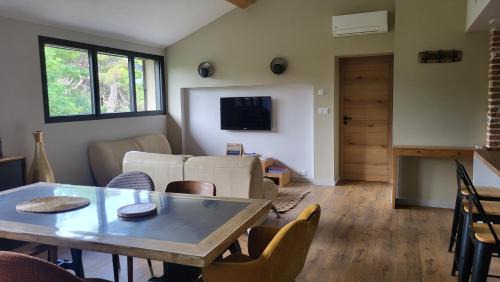 Elne Apartment | BAMBOU SERENITE ECO LOGIS -Piscine