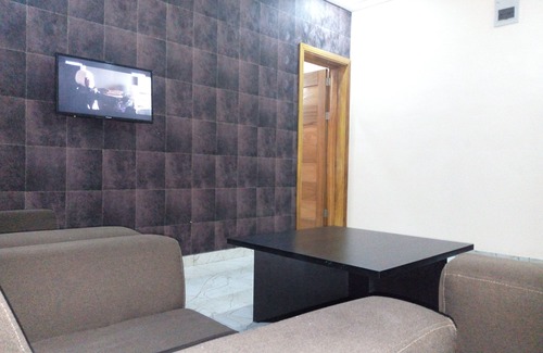 Ajeromi-Ifelodun Hotel | Bana Hotel & Suites