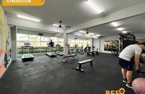 Bandar Saujana Putra Apartment | Bandar Saujana Putra Skypark Residence Pool View 8PAX Netflix