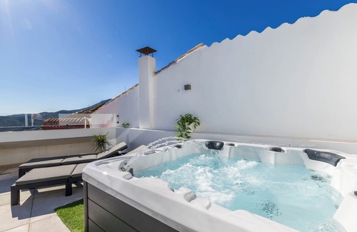 Carratraca Apartment | BANDERAS & SPA STUDIO HYDROMASSAGE+JACUZZI (CAMINITO DEL REY/OPTIONAL MASSAGE)