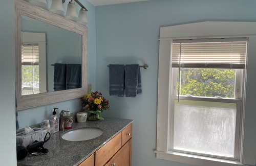 Bangor Bed & Breakfast | Bangor Heritage Inn Bed and Breakfast for 2