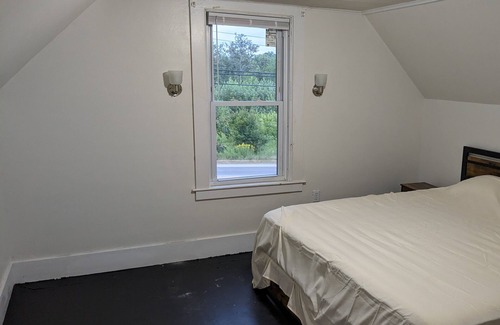 Bangor House | Bangor home minutes from airport