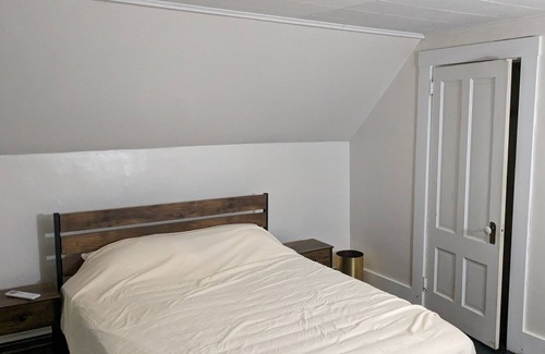 Bangor House | Bangor home minutes from airport