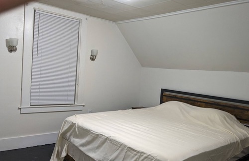 Bangor House | Bangor home minutes from airport