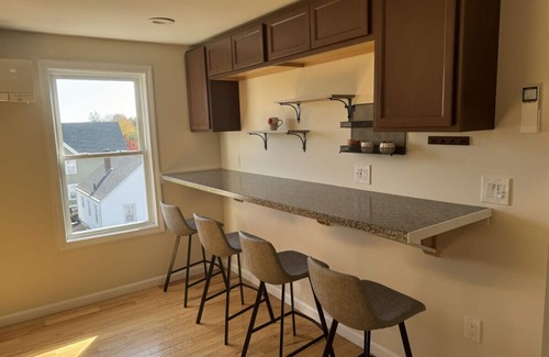 New London Apartment | Bank St Loft - Pfizer/GD/Wi-Fi/Parking/Dining/AC