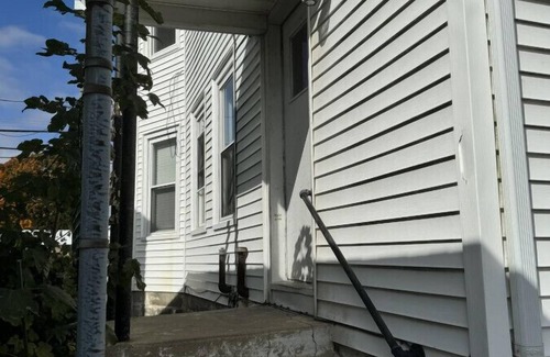 New London Apartment | Bank St Loft - Pfizer/GD/Wi-Fi/Parking/Dining/AC