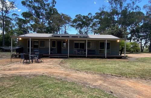 Lake Tyers Beach House | Banksia Beach House - Open spaces close to beach & boat ramps. Pet-Friendly!
