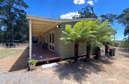 Lake Tyers Beach House | Banksia Beach House - Open spaces close to beach & boat ramps. Pet-Friendly!