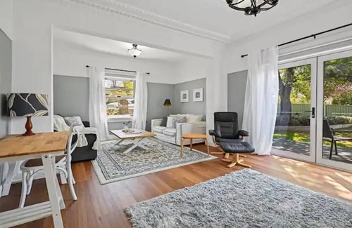 South Bathurst House | Bant Cottage, Bant Cottage - Gorgeous Renovation, Neatly Styled