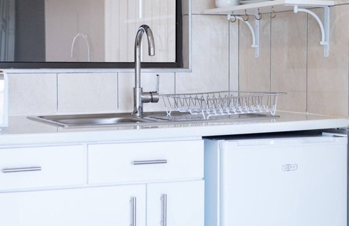 Bantry Bay Apartment | Bantry Bay Studio. Pool & Ocean Views