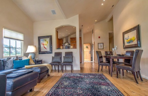 Northwest Carmel Condo | Banyan - Carmel Downtown Condo - Perfect Downtown Location, Walk Everywhere