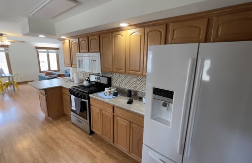 Warsaw House | Barbee Lake Big House! Sleeps 14+ Game Garage! Pier and Dock to Barbee!