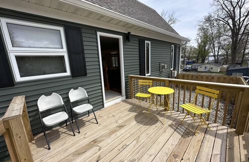 Warsaw House | Barbee Lake Big House! Sleeps 14+ Game Garage! Pier and Dock to Barbee!