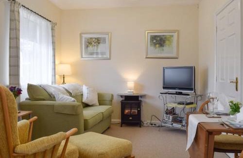 Frampton on Severn House | Bards Well