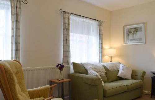 Frampton on Severn House | Bards Well