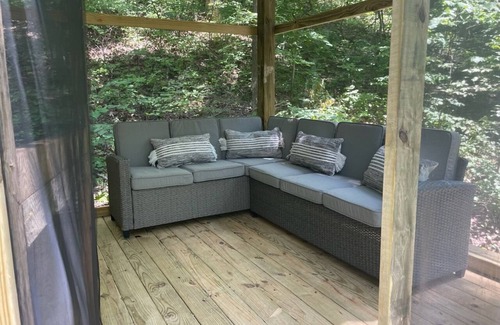 Jeffersonville Cabin | Barn at Red River Gorge Natural Bridge