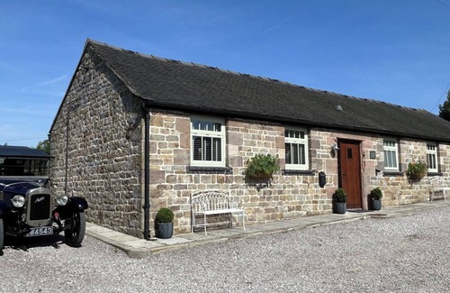 Winkhill House | Barn Conversion - Sleeps 4 - Pet friendly - Garden