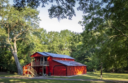 Breaux Bridge House | Barn Loft Suite with Jacuzzi Bath on Private Pond at Country Charm B&B