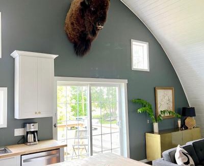 Three Oaks House | Barn of Three Oaks near Lake Michigan and Journeyman