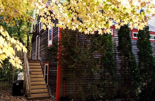 Northfield House | Barn Off the beaten path yet close to everything.