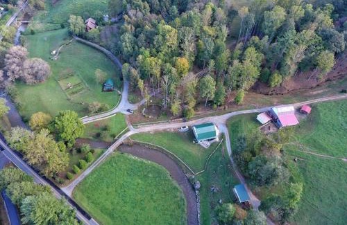 Sugar Grove House | Barn Vibes + Petting Zoo + Hot Tub!