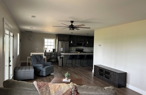 Franklin Apartment | Barndominium in the country. Two acre fishing lake, large porch and Pickleball.
