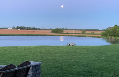 Franklin Apartment | Barndominium in the country. Two acre fishing lake, large porch and Pickleball.