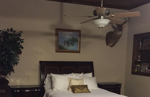 Fayetteville House | Barndominium private quarters