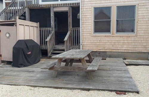Beach Haven Cottage | Barnegat Light EASY walk to guarded ocean and bay beaches- 1st floor duplex