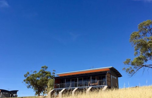 Lyndoch Villa | Barossa Pavilions - a luxurious, self-contained, hillside retreat