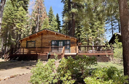 Sunnyside Cabin | Barrick Cabin - 2 bedroom, 1 bath - large deck