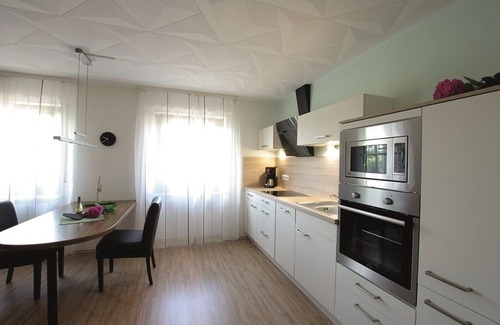 Sommerach Apartment | Barrierefreie Ferienwohnung "Dream" für zwei Personen mit moderner Küche