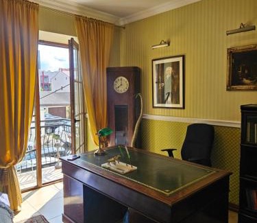 Siauliai City Center Apartment | Barrister's apartments with fireplace