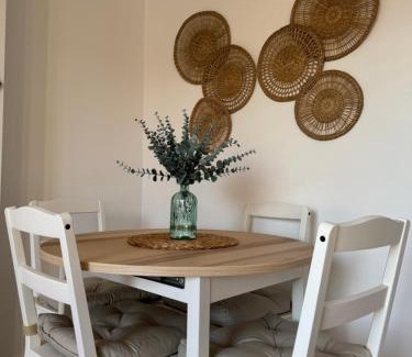 Los Gallos-Cerromolino Apartment | BARROSA CON ENCANTO, AC - WIFI - PARKING, Parejas y familias