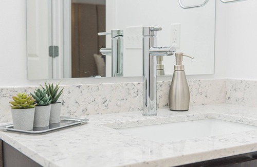 Ohio City Apartment | Barsala l Exceptional 1BD in a prime location!