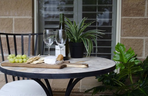 Calare Apartment | Bartlett's Corner | Private Peaceful Studio