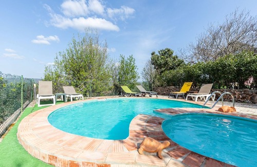 Espargal Villa | Bartsia Orange Villa, Wifi, Parking, Balcony, Swiming Pool, Garden,!New!