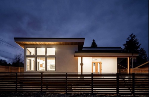 Old Bend House | Base Camp for Bend Explorers