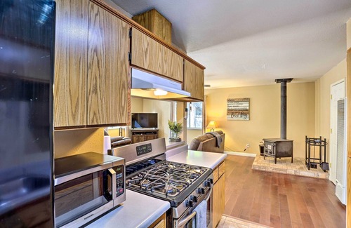 Shingletown House | Base Camp Lassen Home 13 Mi to Volcanic Nat'l Park