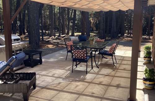 Shingletown House | Base of Lassen National Park Secluded 1 BR + LOFT, 2 BATH HOME. sleeps up to 7