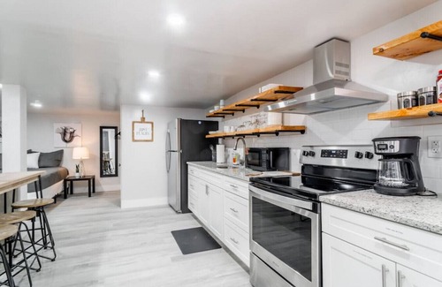 Hershey Apartment | Basement Studio Apt 5 Mins to Hershey Park