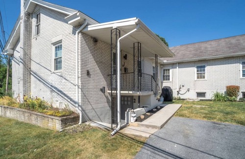 Hershey Apartment | Basement Studio Apt 5 Mins to Hershey Park