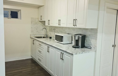 Newmarket House | Basement walk out, separate entrance, 2 parking space, back to park