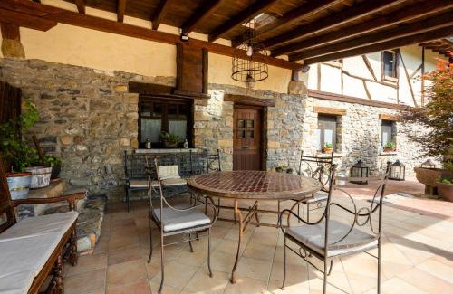 Forua House | Baserri Forua by Urdaibai Rentals
