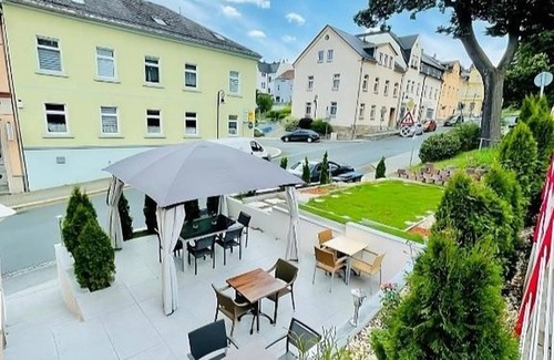 Adorf Apartment | Basic Dreibettzimmer mit Gemeinschaftsbad
