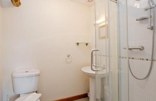 Potter Heigham House | Basil - E4325